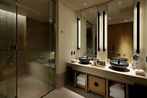 ROKU KYOTO, LXR Hotels & Resorts