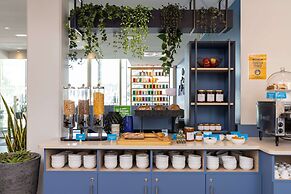 Hampton by Hilton Tours Centre