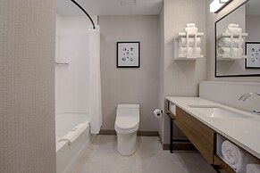 Homewood Suites by Hilton Montreal Downtown, QC