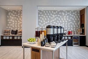 Homewood Suites by Hilton Montreal Downtown, QC