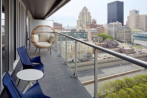 Homewood Suites by Hilton Montreal Downtown, QC