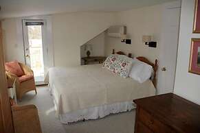 An English Garden Bed & Breakfast