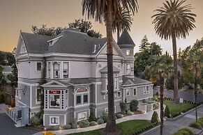 The George Luxury Boutique Inn