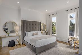 The George Luxury Boutique Inn