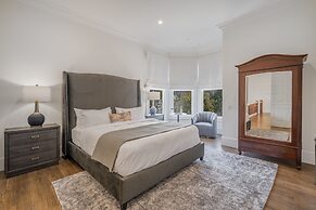 The George Luxury Boutique Inn