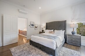 The George Luxury Boutique Inn