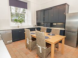 1 Tyn Y Caeau Apartment