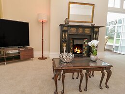 1 Tyn Y Caeau Apartment