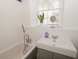 1 Tyn Y Caeau Apartment