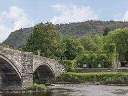 Tyn Y Ffynnon