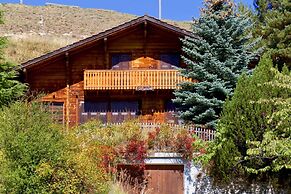 Magnifique Chalet Familial Pour 10 Personnes au Coeur de Nax