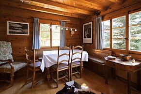 Magnifique Chalet Familial Pour 10 Personnes au Coeur de Nax