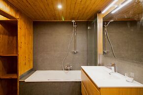 Magnifique Chalet Familial Pour 10 Personnes au Coeur de Nax