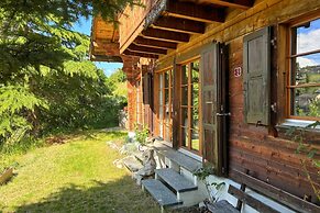 Magnifique Chalet Familial Pour 10 Personnes au Coeur de Nax