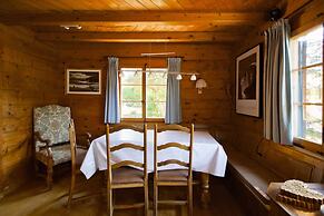 Magnifique Chalet Familial Pour 10 Personnes au Coeur de Nax