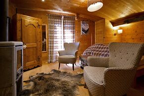 Magnifique Chalet Familial Pour 10 Personnes au Coeur de Nax