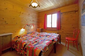 Magnifique Chalet Familial Pour 10 Personnes au Coeur de Nax