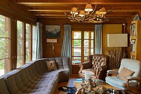 Magnifique Chalet Familial Pour 10 Personnes au Coeur de Nax