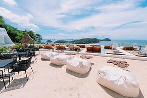 Loccal Collection Hotel