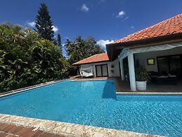 Luxurious 5-bedroom Villa Oasis in Casa de Campo