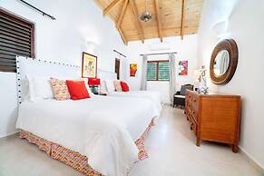 Luxurious 5-bedroom Villa Oasis in Casa de Campo