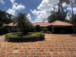 Luxurious 5-bedroom Villa Oasis in Casa de Campo