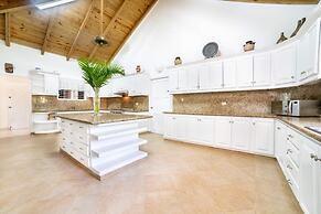 Luxurious 5-bedroom Villa Oasis in Casa de Campo