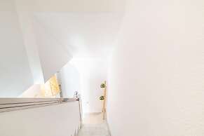 Marbella Pool House Gf55on sea Shore