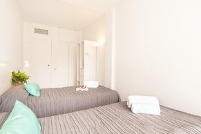 Marbella Pool House Gf55on sea Shore