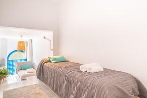 Marbella Pool House Gf55on sea Shore