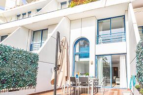 Marbella Pool House Gf55on sea Shore