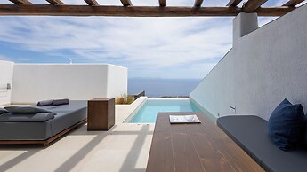 Brilliance Suites - Adults Only