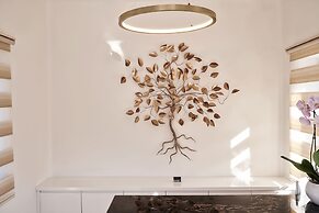 Brilliance Suites - Adults Only