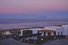 Brilliance Suites - Adults Only