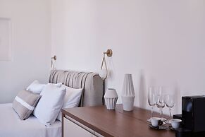 Brilliance Suites - Adults Only