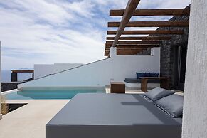 Brilliance Suites - Adults Only