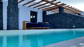 Brilliance Suites - Adults Only