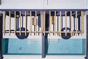 Brilliance Suites - Adults Only