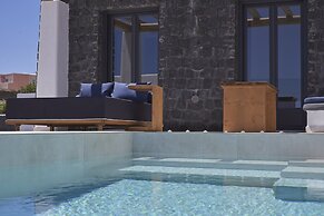 Brilliance Suites - Adults Only