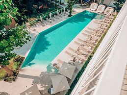 ibis Styles Golden Sands Roomer Hotel