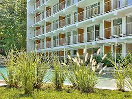 ibis Styles Golden Sands Roomer Hotel