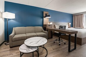 Comfort Suites Kingston Central