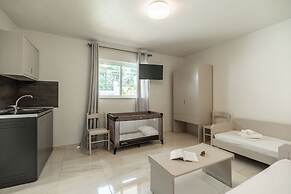 Rhoe Seaside Apartments