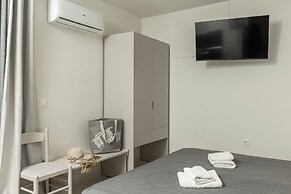 Rhoe Seaside Apartments