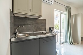 Rhoe Seaside Apartments