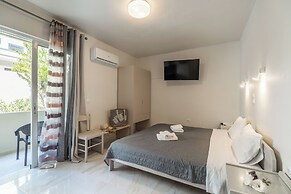 Rhoe Seaside Apartments