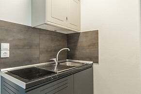 Rhoe Seaside Apartments