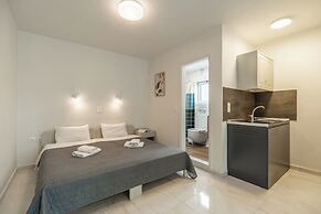 Rhoe Seaside Apartments