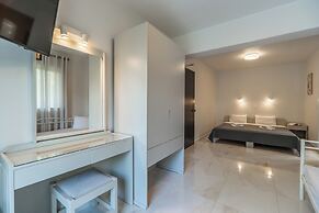 Rhoe Seaside Apartments