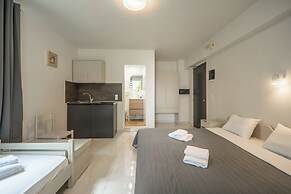 Rhoe Seaside Apartments